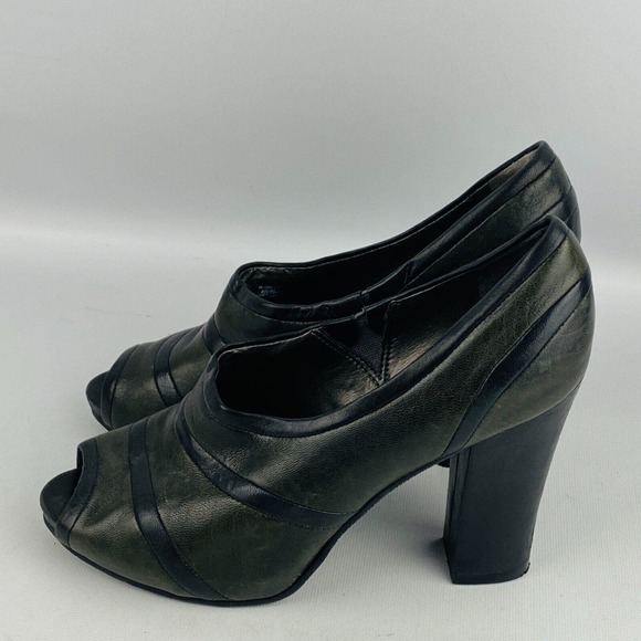 Womens 8B Vince Camuto Godiva Pump Dark‎ Gray Leather Peep Toe 4" High Heels - Picture 4 of 10